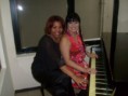 /album/programa-noticias-mais-cnt/eu-e-a-mara-tocando-jpg/